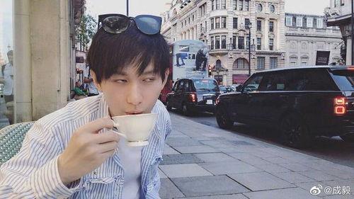 娱乐圈成毅吃瓜